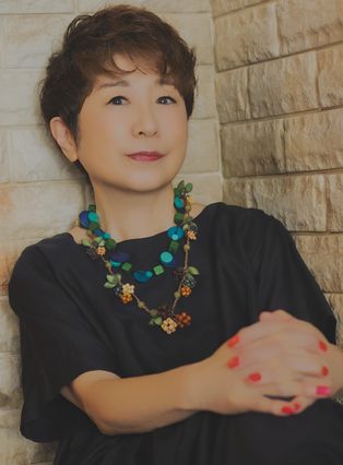 田中 真弓の写真