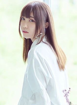 Foto Aina Suzuki