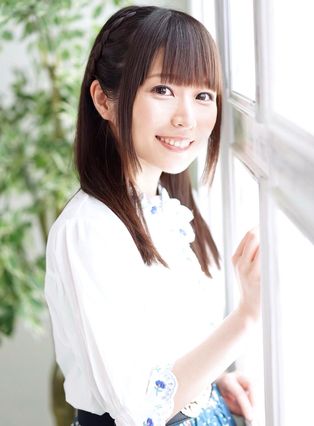 桑原 由気の写真