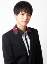 石谷 春貴の写真